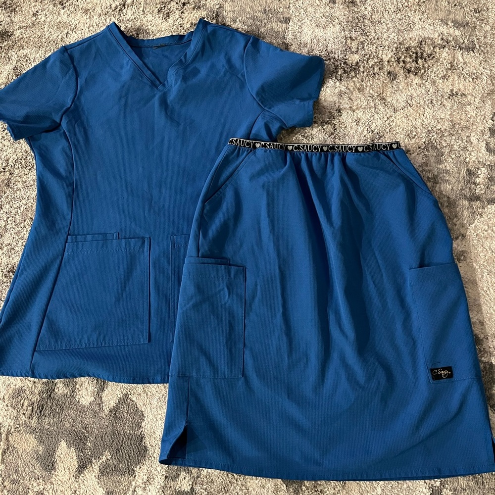 C saucy scrub set